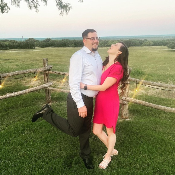 Meet your Posher, Liza - Picture 2 of 5